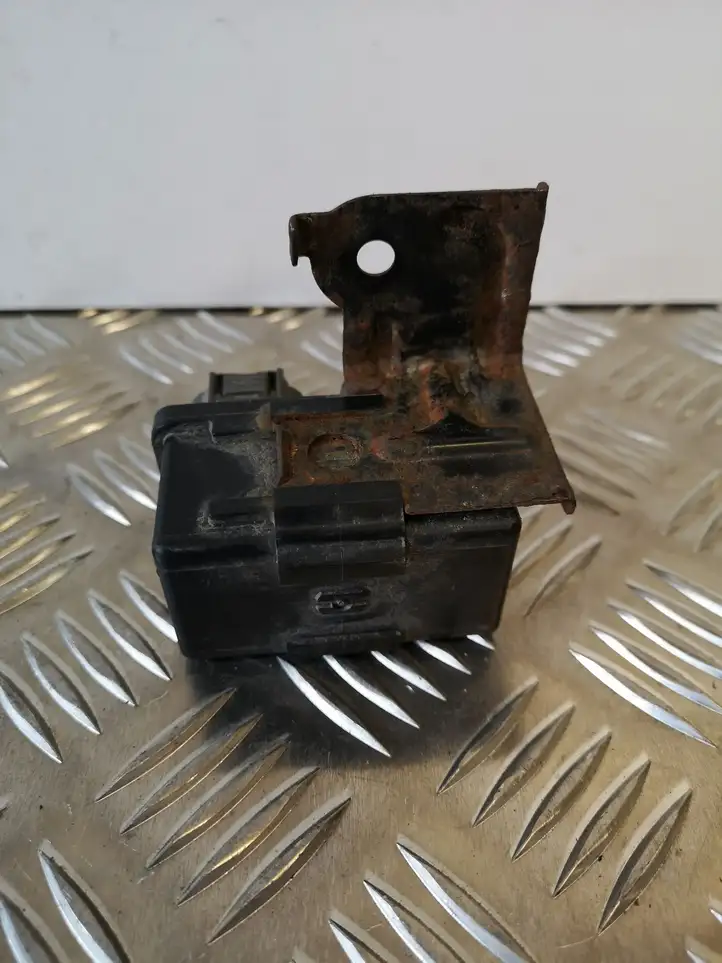 Subaru Outback (2009 - 2014) 86121AJ000 Реле стеклоочистителей — фото 3