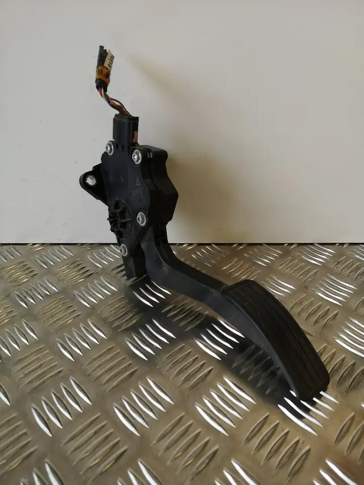 Subaru Outback (2009 - 2014) 36010AG140 Педаль акселератора — фото 1