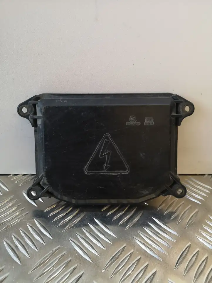 Subaru Outback (2009 - 2014) 10R020675 Крышка фары — фото 1