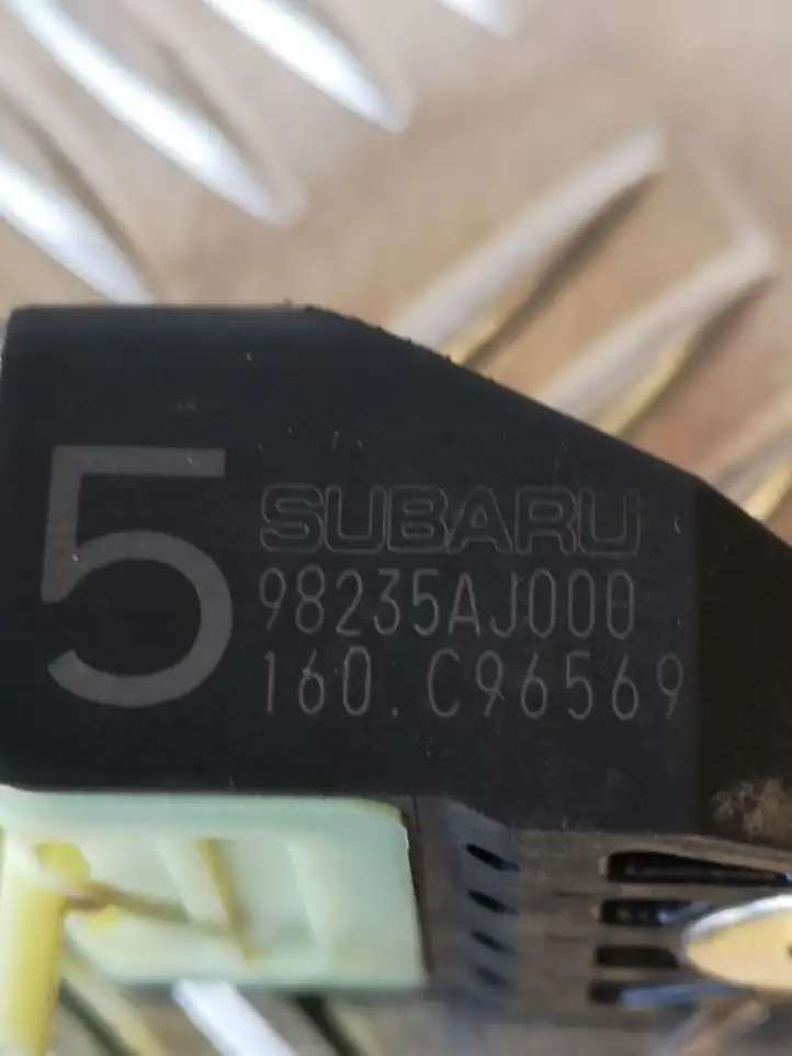 Subaru Outback (2009 - 2014) 98235AJ000 Датчик удара SRS — фото 2