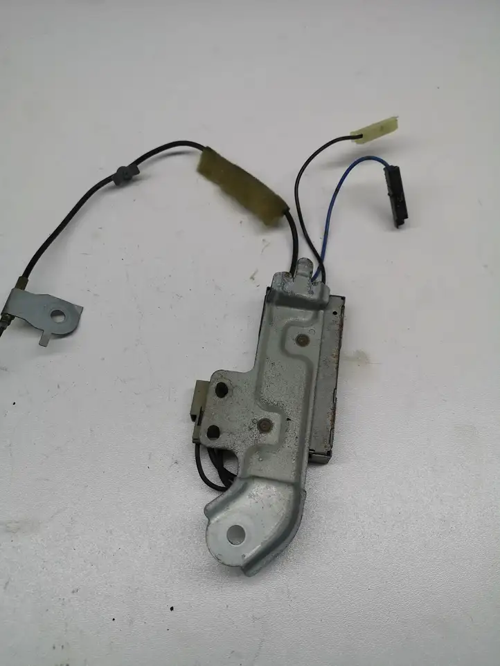 Subaru Outback (2009 - 2014) 86327AJ000 Усилитель антенны — фото 4