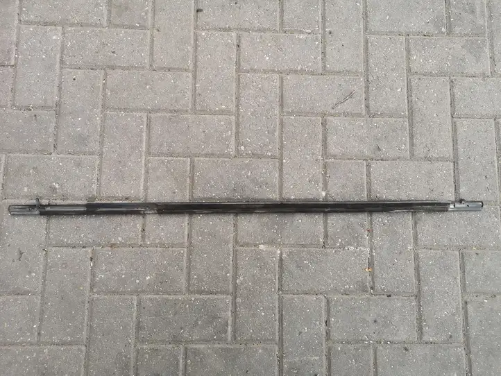 Subaru Outback (2009 - 2014) Накладка стекла задней двери — фото 2