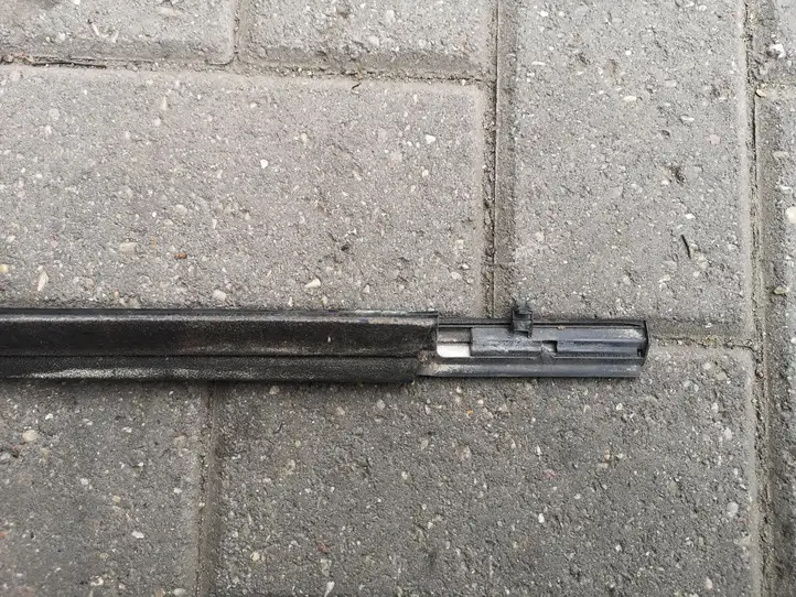 Subaru Outback (2009 - 2014) Накладка стекла задней двери — фото 4
