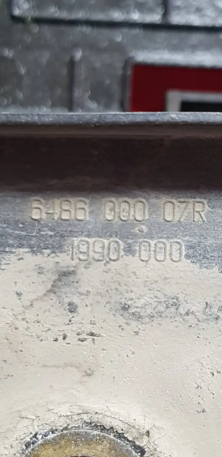 Renault Master III (2010 - ) 648600007R Площадка аккумулятора — фото 4