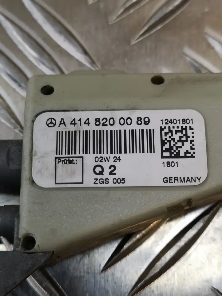 Mercedes-Benz Vaneo W414 (2001 - 2005) A4148200089 Усилитель антенны — фото 3