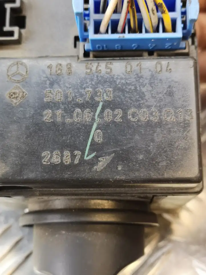 Mercedes-Benz Vaneo W414 (2001 - 2005) 1685450104 Включатель фонарей — фото 3
