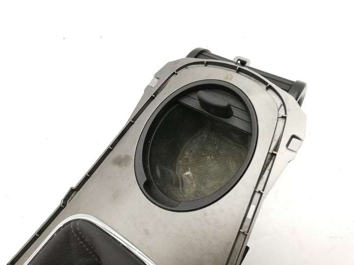 Toyota Avensis T270 (2009 - 2012)  5562505020 Отделка рычага переключения передач (кожа, головка)