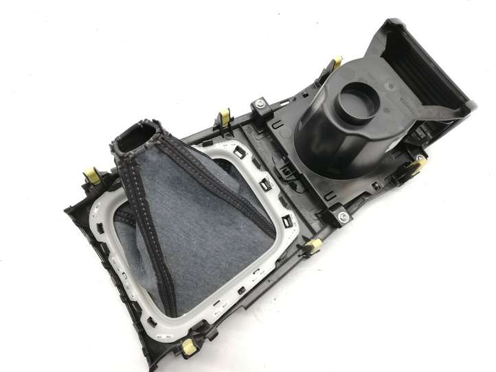 Toyota Avensis T270 (2009 - 2012)  5562505020 Отделка рычага переключения передач (кожа, головка)