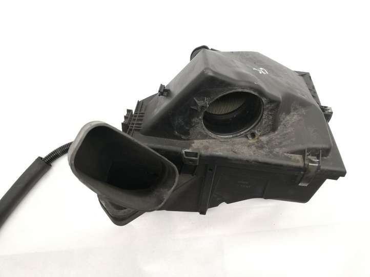 BMW 3 E92 E93 (2005 - 2014)  8512599 Воздушный фильтр