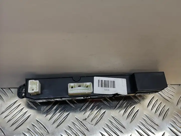 Kia Ceed (2006 - 2010) 937001H000 Включатель аварийных фонарей — фото 3