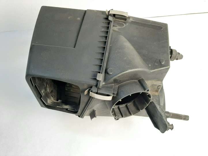 Audi A6 (2008 - 2011)  4F0133835AH Воздушный фильтр