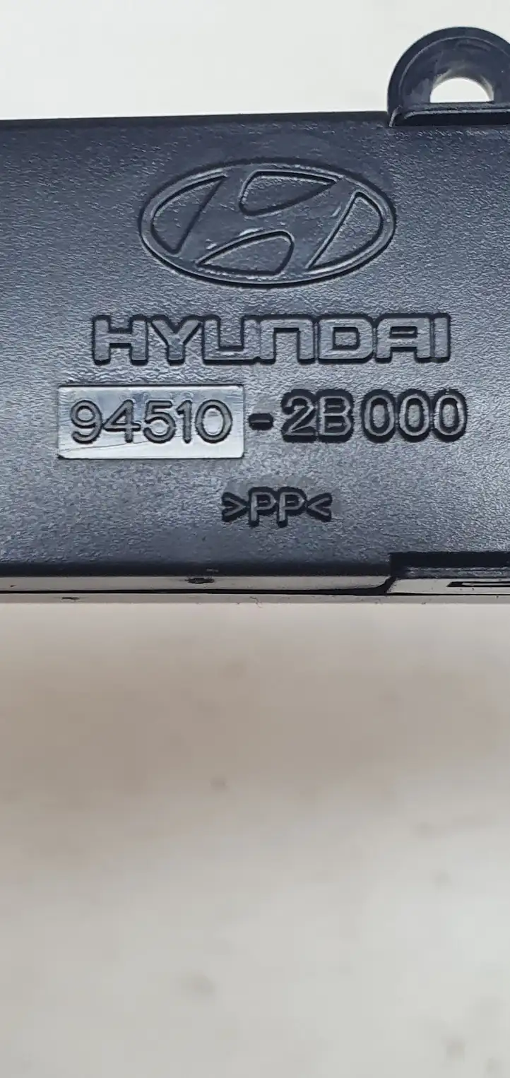 Hyundai Santa Fe (2005 - 2009) 945102B000 Часы — фото 2