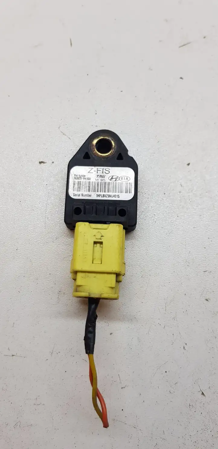 Kia Ceed (2006 - 2010) 959201H100 Датчик удара SRS — фото 1
