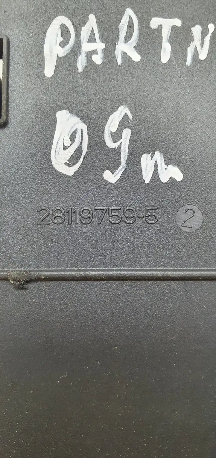 Peugeot Partner (2008 - 2012) BSI04EVK0300040510 Модуль комфорта — фото 2