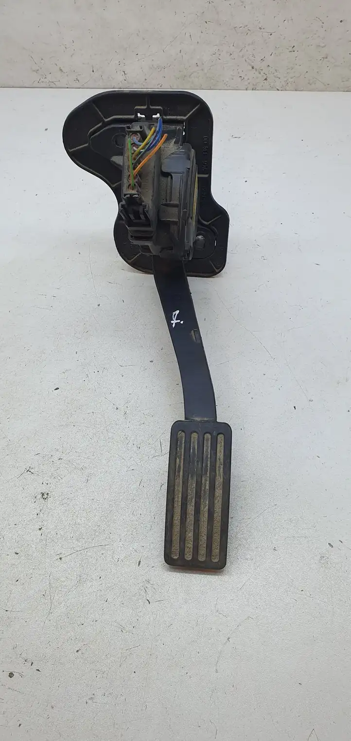 Ford Transit (2006 - 2013) CC119F836AA Педаль акселератора — фото 1