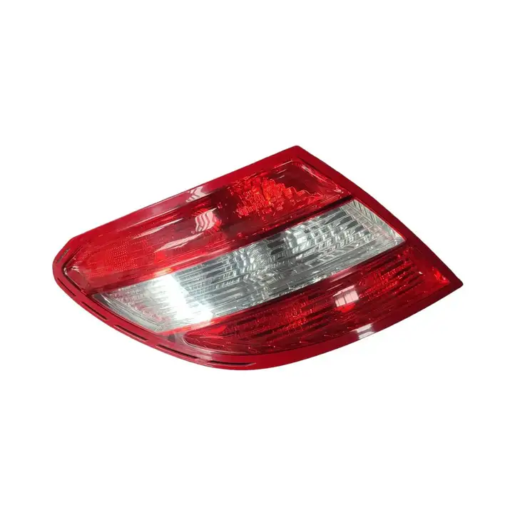 Mercedes-Benz C W204 (2007 - 2014) A2048200164 Задний фонарь в кузове — фото 1