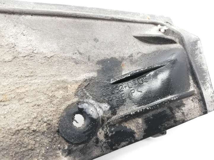 Toyota Yaris (2014 - 2019)  656320D051 Отделка заднего порога (внешняя)