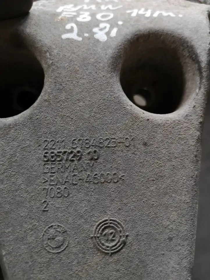 BMW 3 F30 F35 F31 (2012 - 2018) 68572910 Кронштейн двигателя — фото 5