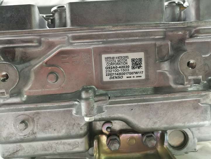 Toyota RAV 4 (XA40) (2012 - 2018)  G927048060 Преобразователь напряжения