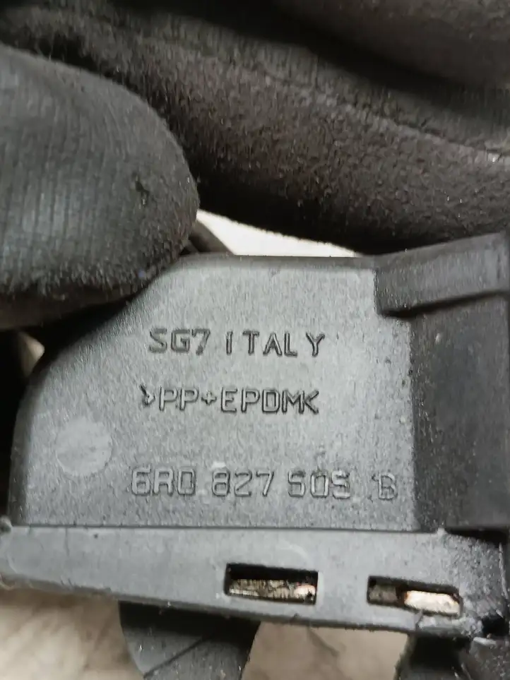 Volkswagen Polo V 6R (2009 - 2015) 6R0827505B Замок крышки багажника — фото 3