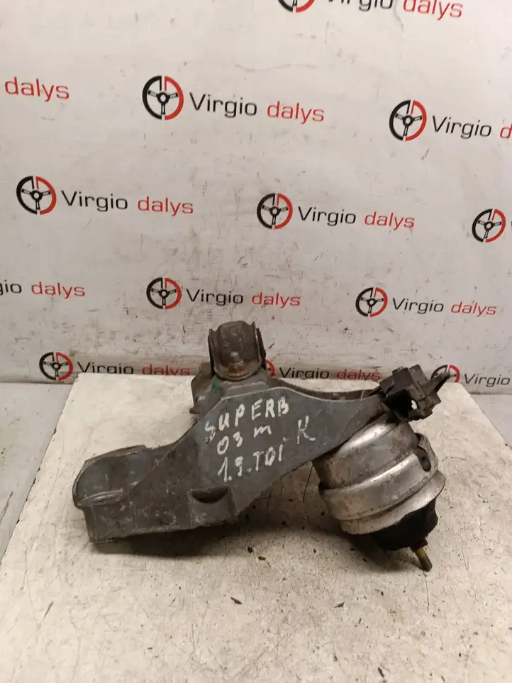Volkswagen PASSAT B5.5 (2001 - 2005) 8E0199351 Кронштейн двигателя — фото 1