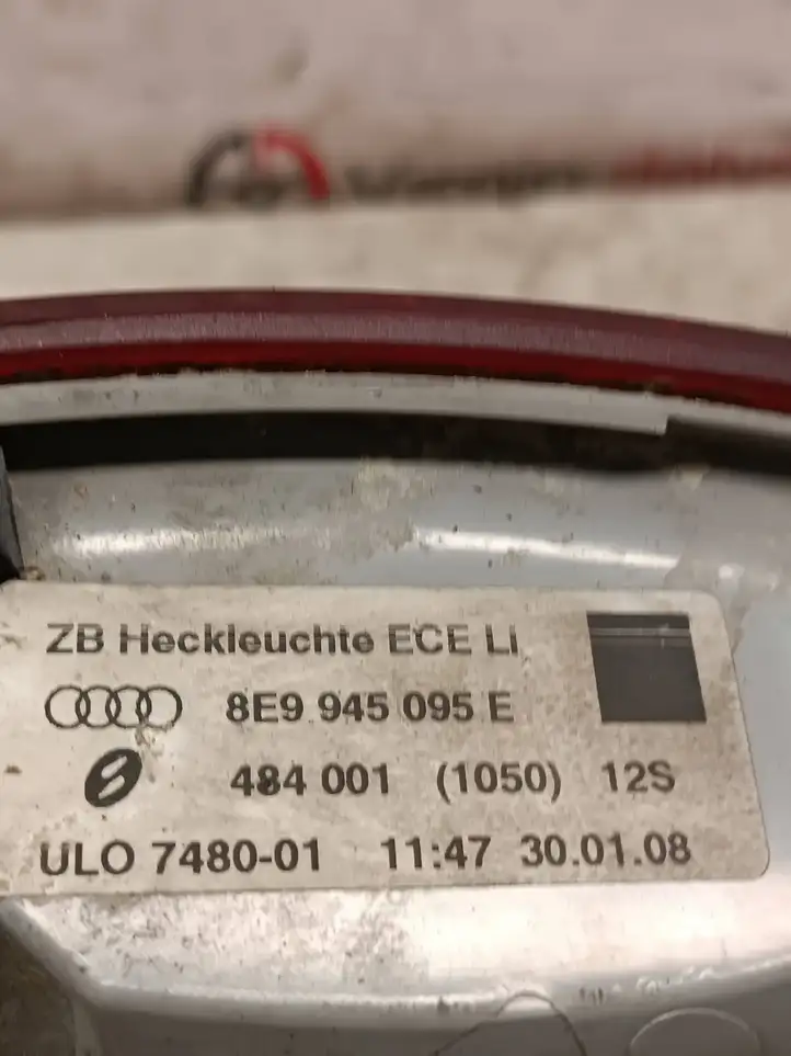 Audi A4 S4 B8 8K (2007 - 2011) 8E9945095E Задний фонарь в кузове — фото 4