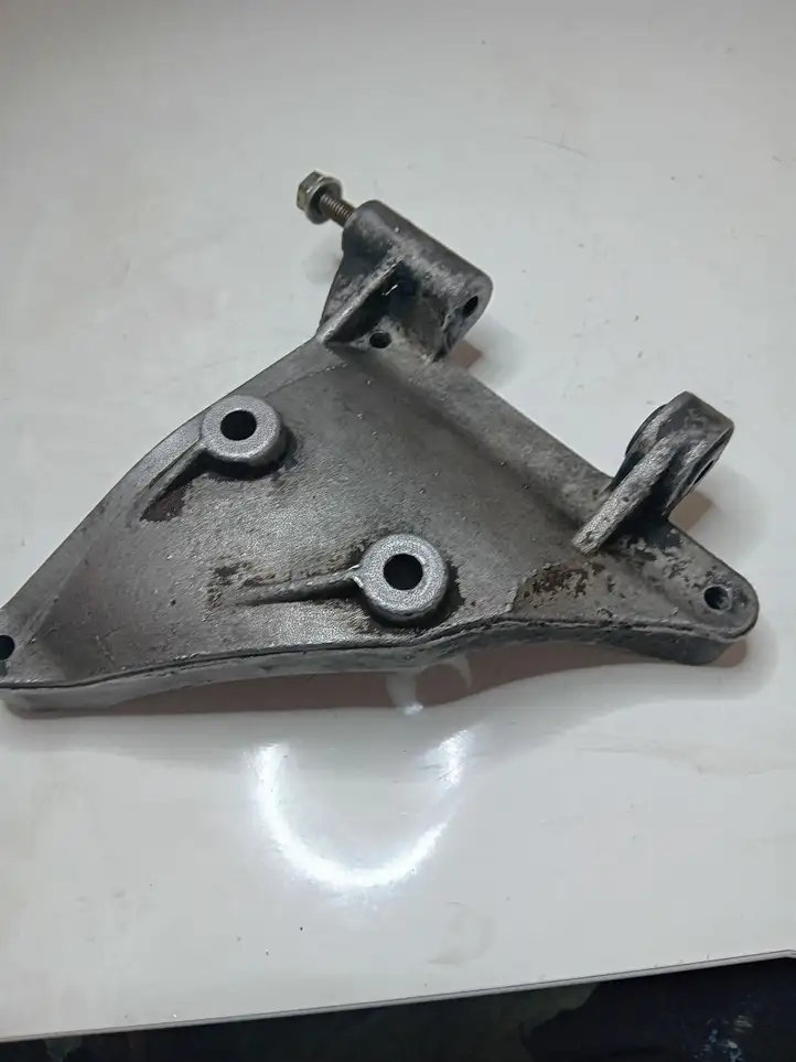 Audi A6 S6 C6 4F (2008 - 2011) 059260885E Кронштейн двигателя — фото 1