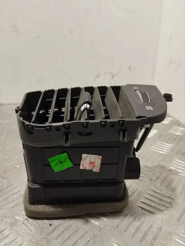 Dodge Ram (2008 - ) TFPP72095 Центральный воздушный дефлектор — фото 2