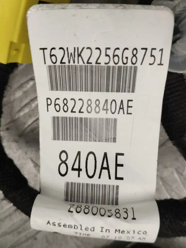 Chrysler Pacifica (2016 - ) 68234608AE Прочая электропроводка — фото 7