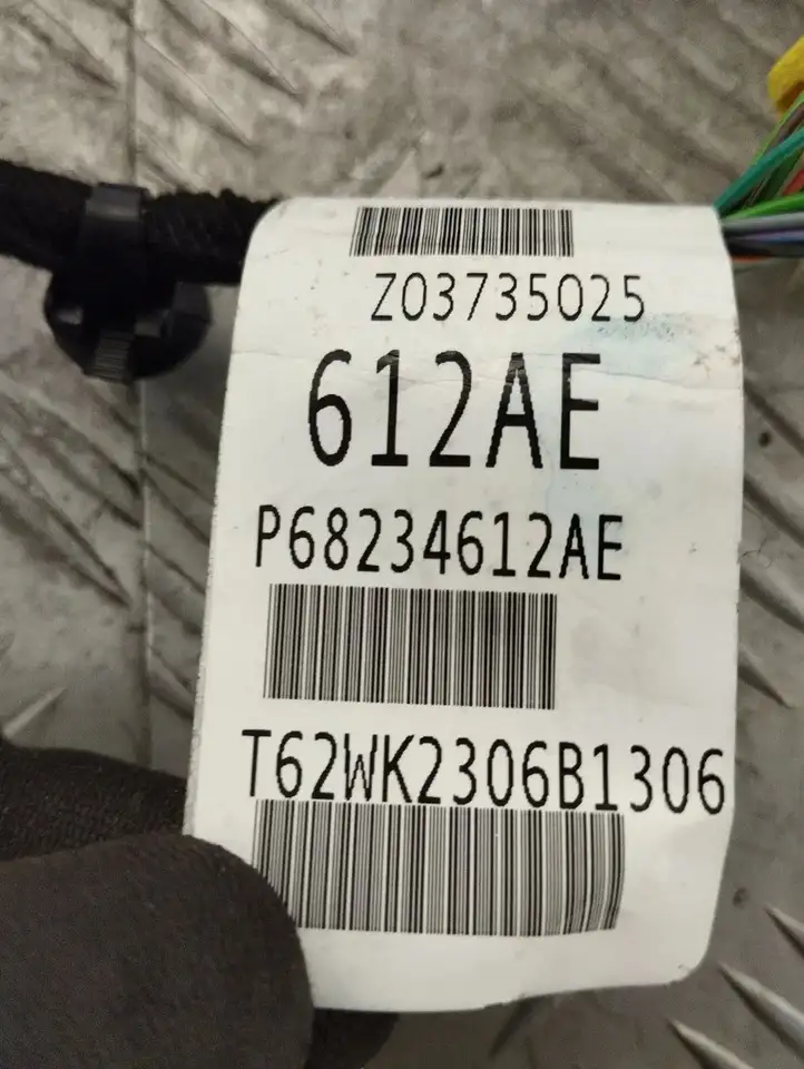 Chrysler Pacifica (2016 - ) 68234612AE Прочая электропроводка — фото 6