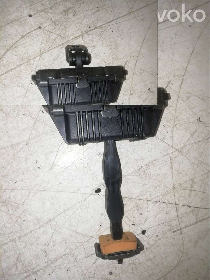 Land Rover Range Rover (2005 - 2009)   Ограничитель открывания задней двери