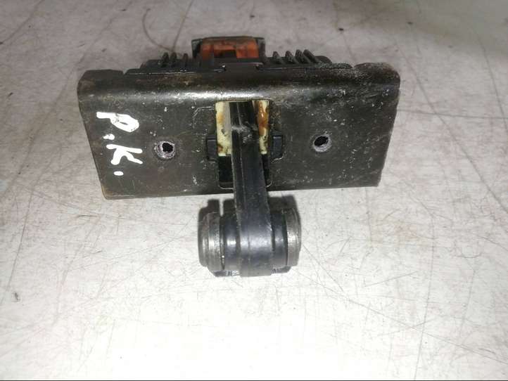 Land Rover Range Rover (2005 - 2009)   Ограничитель открывания передней двери