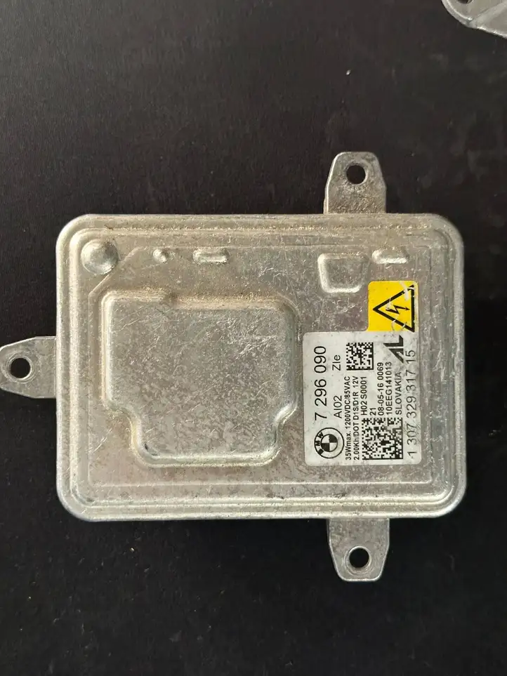 BMW 3 F30 F35 F31 (2012 - 2018) 7296090 Блок розжига ксенона — фото 1