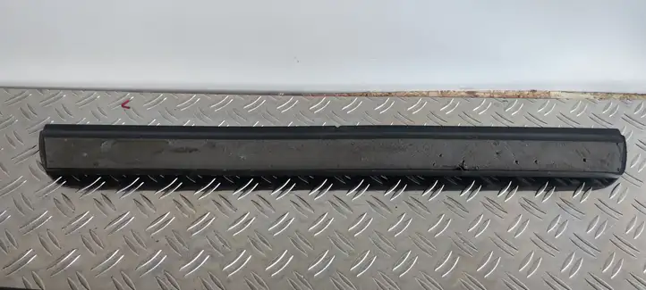 Porsche 911 (2004 - 2013) 997551303 Внутренняя отделка переднего порога — фото 2