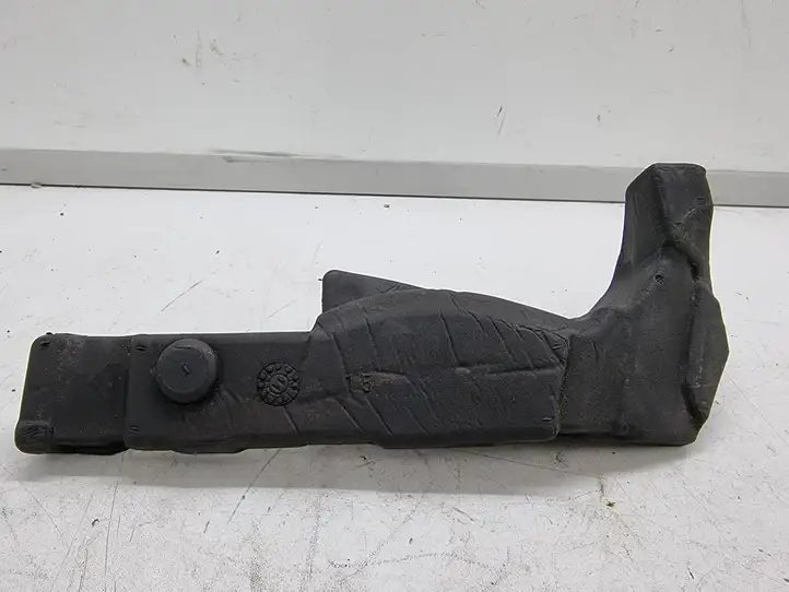 BMW 5 F10 F11 (2009 - 2016) 9132301 Прочие детали моторного отсека — фото 3