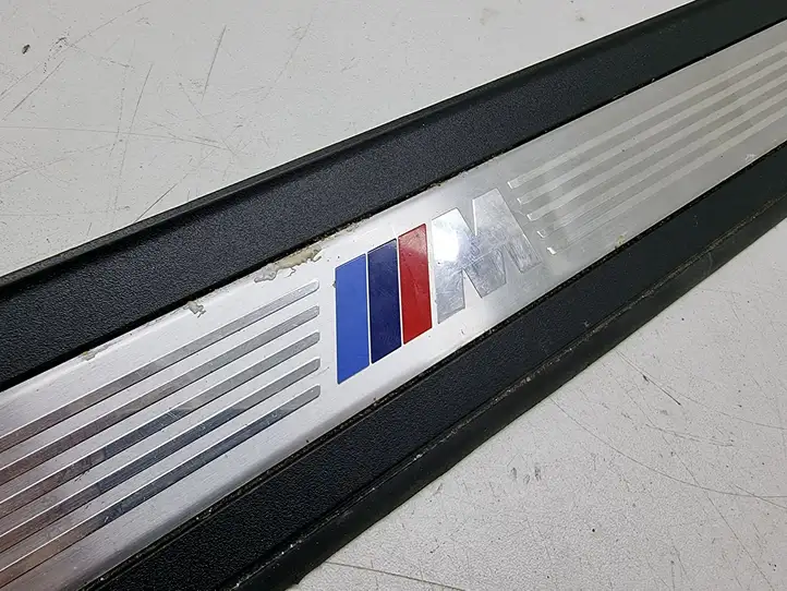 BMW 5 F10 F11 (2009 - 2016) 8050050 Внутренняя отделка переднего порога — фото 2