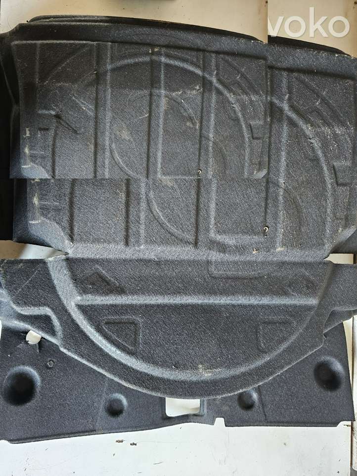 Volkswagen Touareg II (2010 - 2018)    Коврик багажника