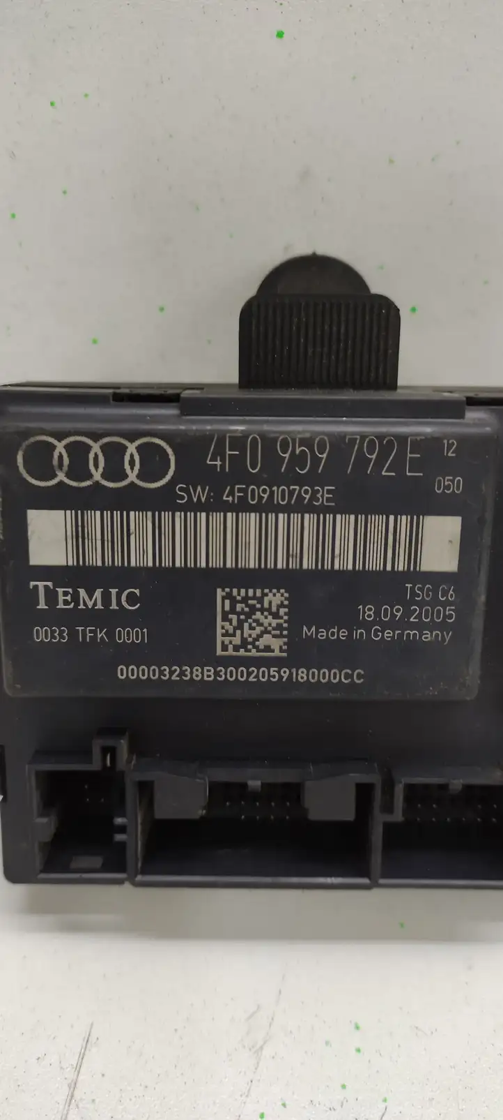 Audi A6 S6 C6 4F (2004 - 2008) 4F0959792E Блок управления дверью — фото 2