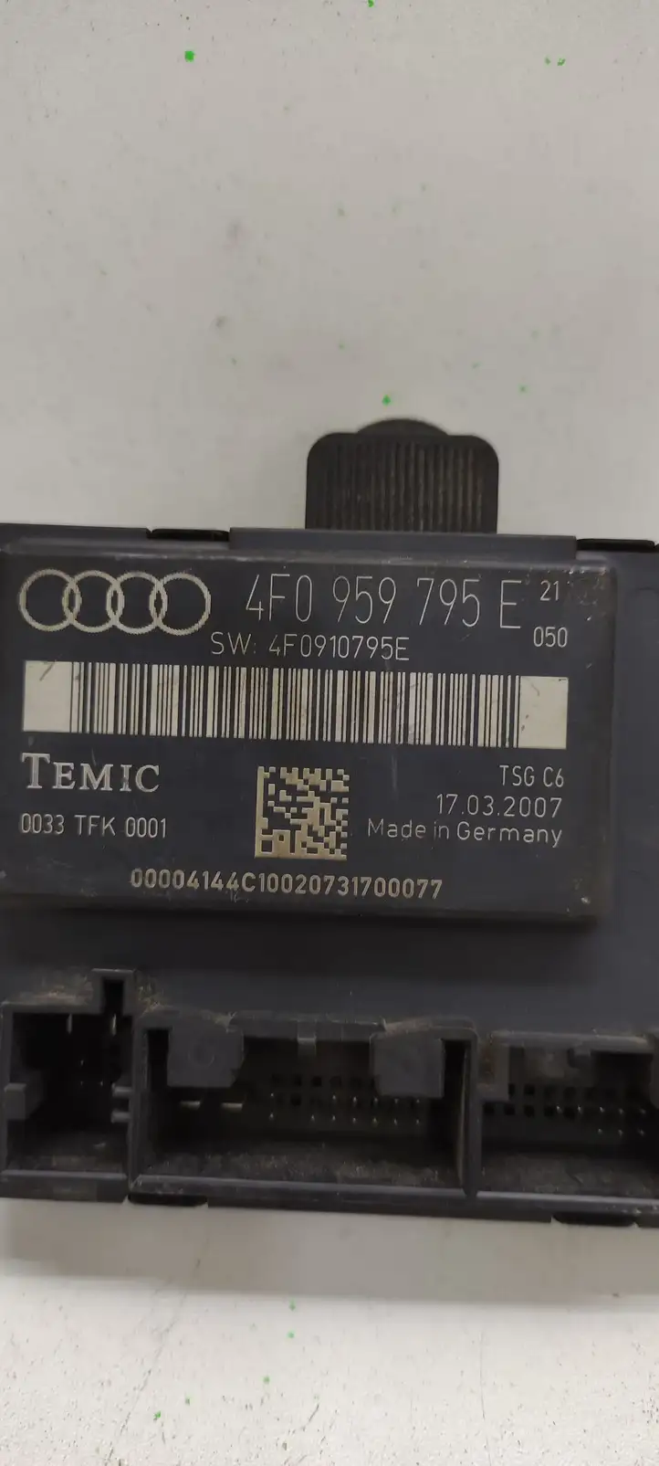 Audi A6 S6 C6 4F (2004 - 2008) 4F0959795E Блок управления дверью — фото 2