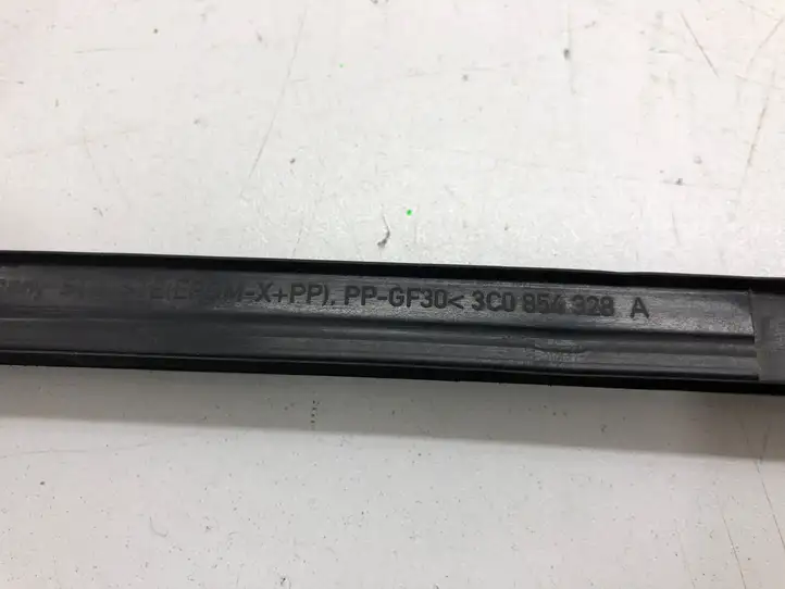 Volkswagen PASSAT B6 (2005 - 2010) 3C0854328A Накладка стоек лобового стекла — фото 3
