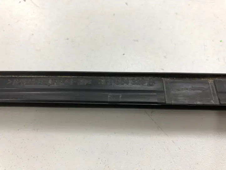 Volkswagen PASSAT B6 (2005 - 2010) 3C0854328B Накладка стоек лобового стекла — фото 3