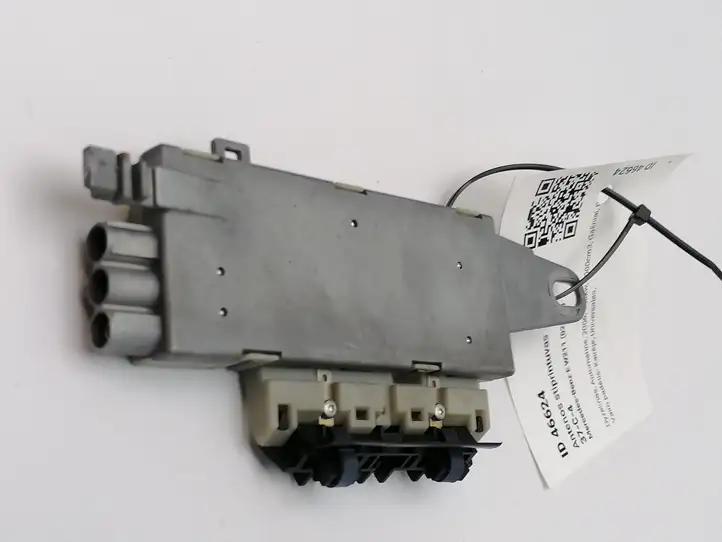 Mercedes-Benz E W211 (2002 - 2009) A2118203089 Усилитель антенны — фото 6