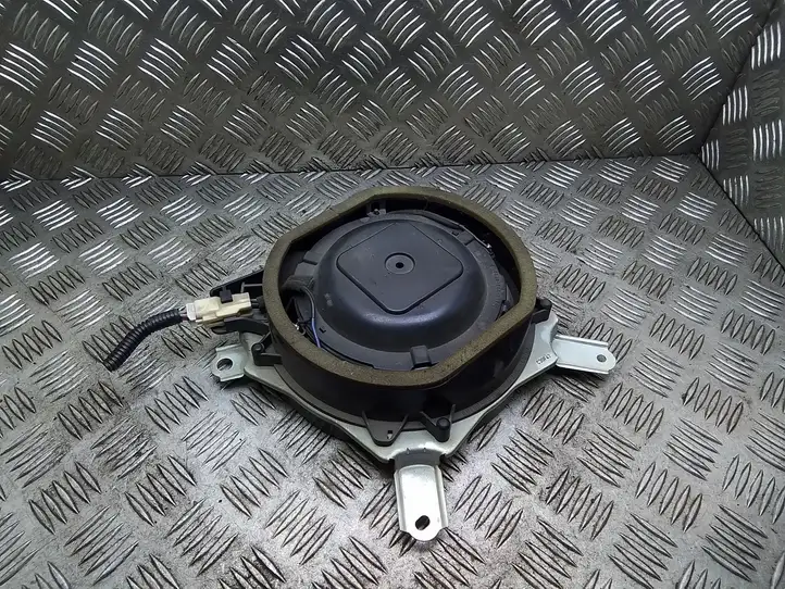 Lexus IS 220 (2005 - 2010)  8616053300 Громкоговоритель (громкоговорители) в заднем подоконнике