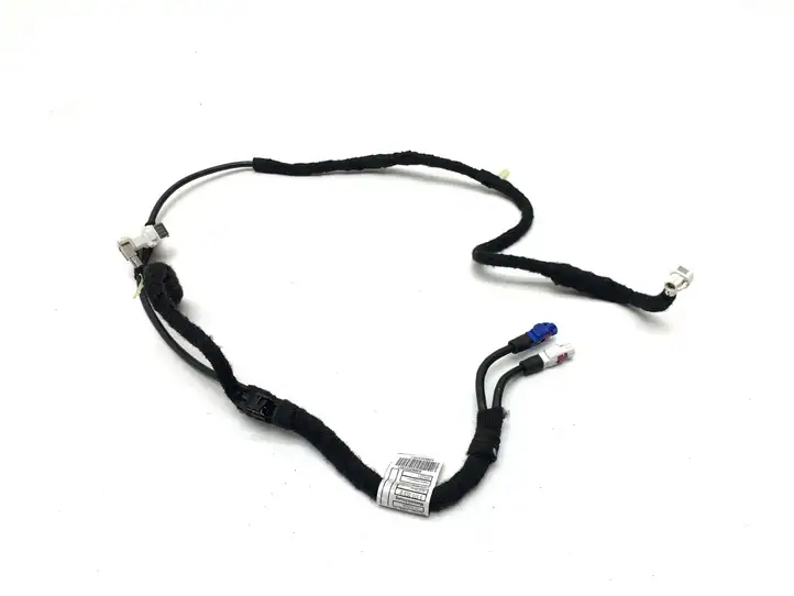 BMW 5 G30 G31 (2016 - )  6820318 Разъем USB