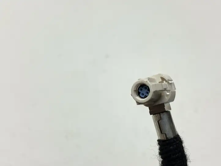 BMW 5 G30 G31 (2016 - )  6820318 Разъем USB