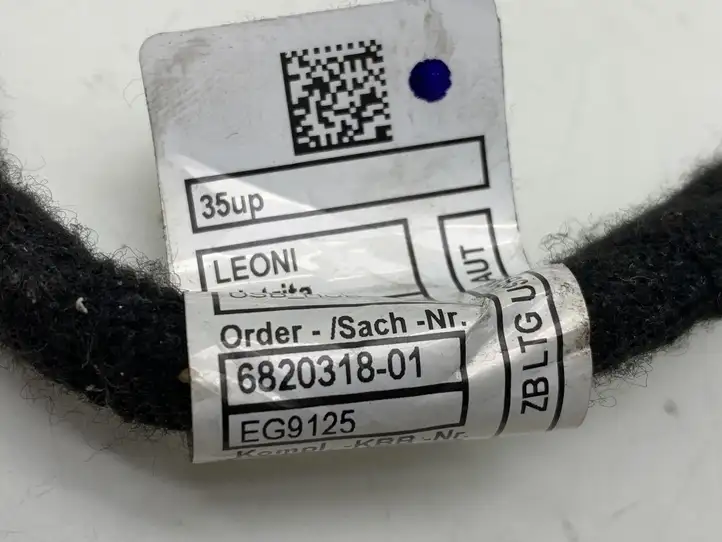 BMW 5 G30 G31 (2016 - )  6820318 Разъем USB