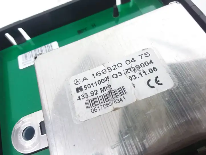 Mercedes-Benz B-class W245 (2005 - 2008) A1698200475 Усилитель антенны — фото 3