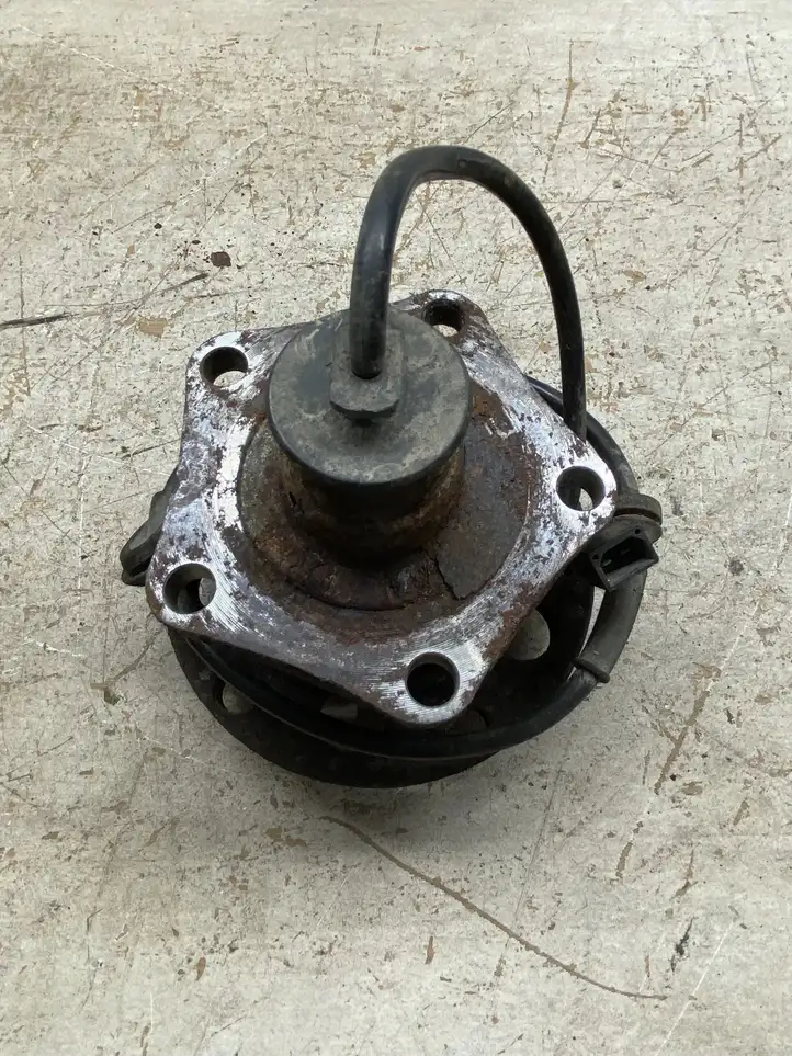 Audi A6 (2001 - 2004)   Другая деталь салона