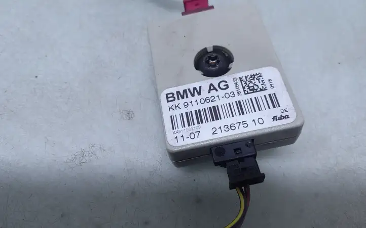 BMW 3 E90 E91 (2005 - 2012)  9110621 Усилитель антенны