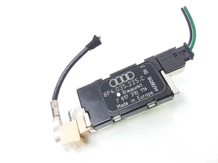 Audi A3/S3 8P (2004 - 2008) 8P4035225C Усилитель антенны — фото 1